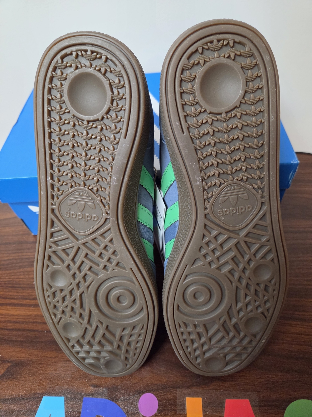 Brand New Adidas Men’s Blue Suede Spezial Sneakers with Green Stripes - Picture 7 of 8